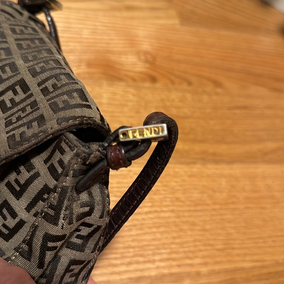 Used, needs some proper cleaning and care. - Picture 3 of 5